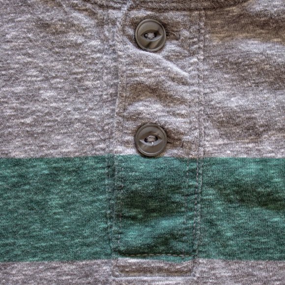 American Eagle Outfitter  - Henley Style Grey Striped Short-sleeved Tee - Mens S - Picture 4 of 6